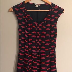 Pleated,pink/red lips dress